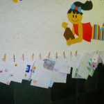 O varal das cartas mandadas por crianças de São Paulo com mensagens de solidariedade e apoio
