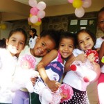 Cantinho Feliz: meninas mostram suas bonecas novas!